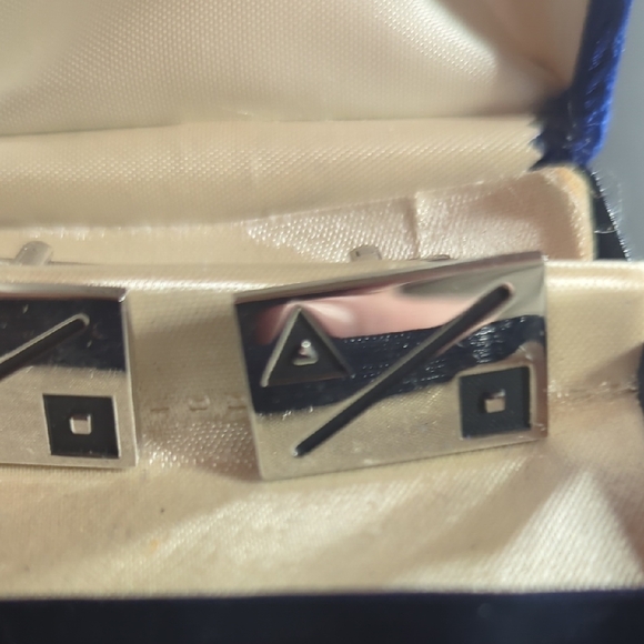 Silver Plated Geometric Cufflinks - Picture 3 of 6